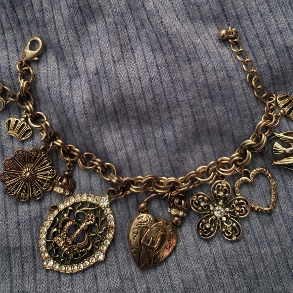 Charm bracelet - Picture 1 of 4